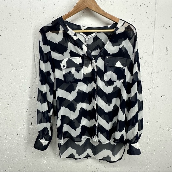 Collective Concepts Stitch Fix size Small Navy Blue and White Sheer Blouse NEW - Picture 1 of 10